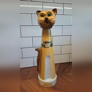 SOLD!! Vintage 1967 MCM Jim Beam Cat Decanter features Yellow Cat